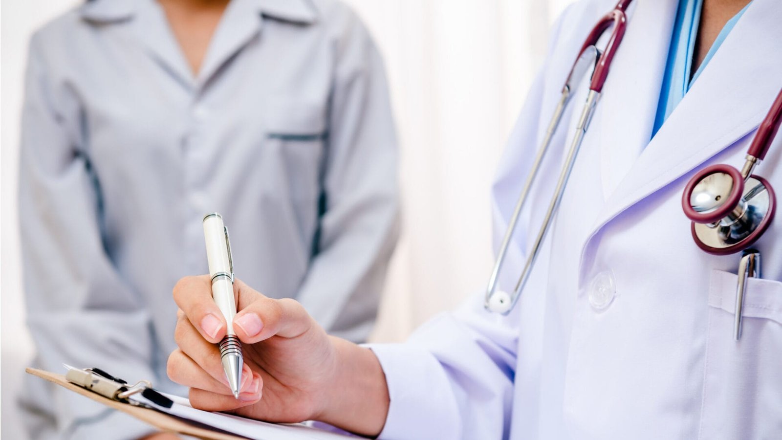 Đánh giá tình trạng sức khỏe của khách hàng