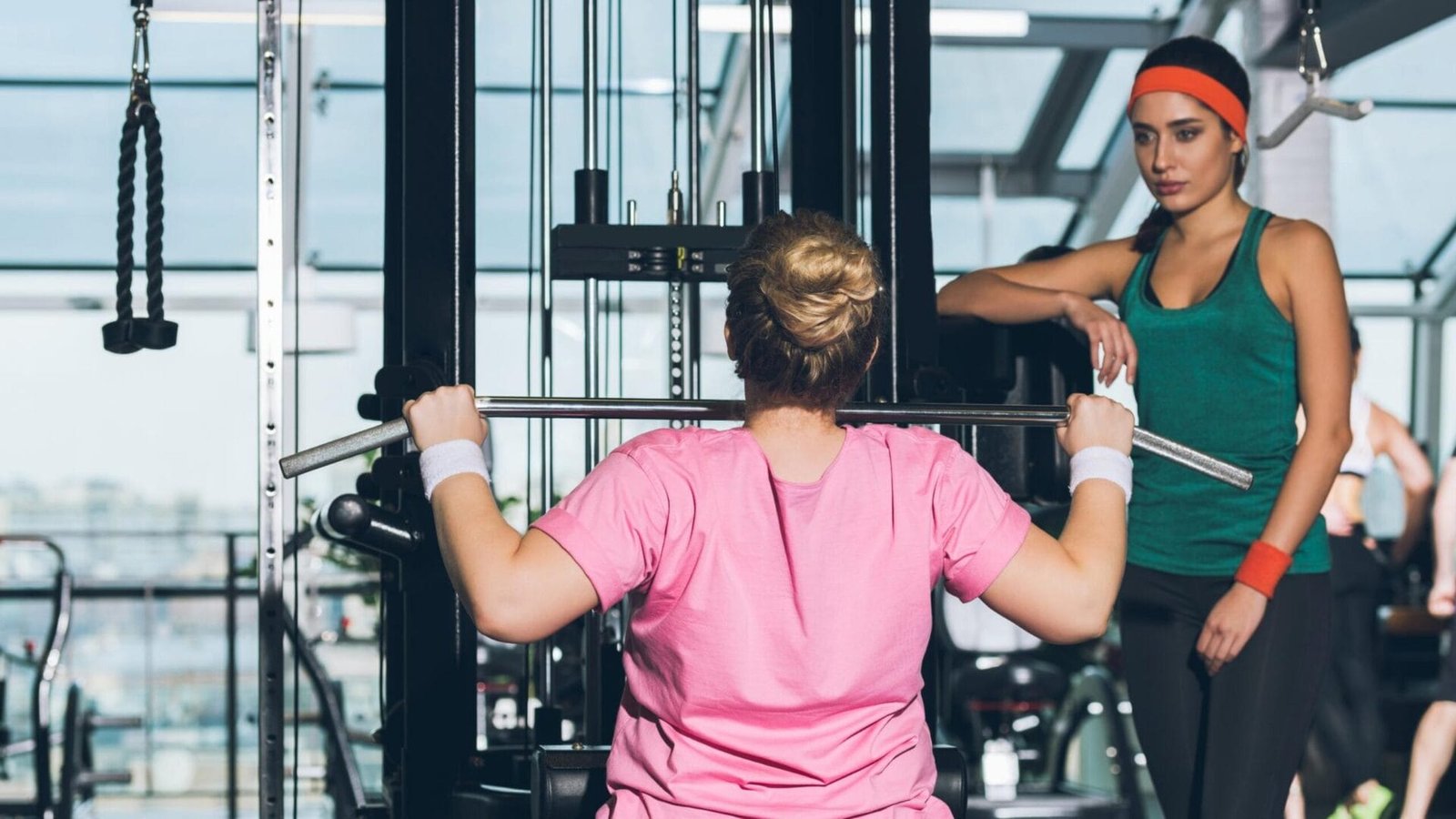 Huấn luyện viên kiểm soát cân nặng