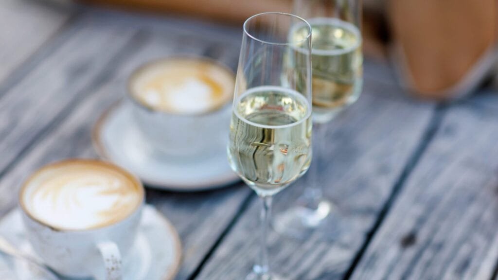 Rượu và cà phê